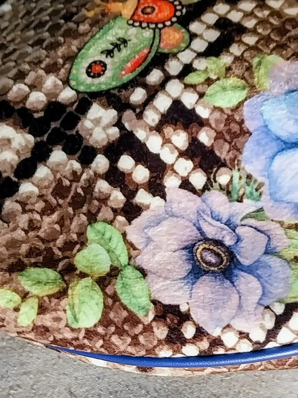 NWOT Estee Lauder Moth On Reptile Pattern Beautiful Cosmetic Bag